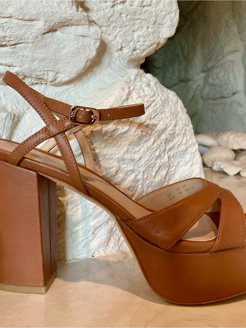 EUC with box/ dust bag Stuart Weitzman Maia platform sandals in “saddle” color